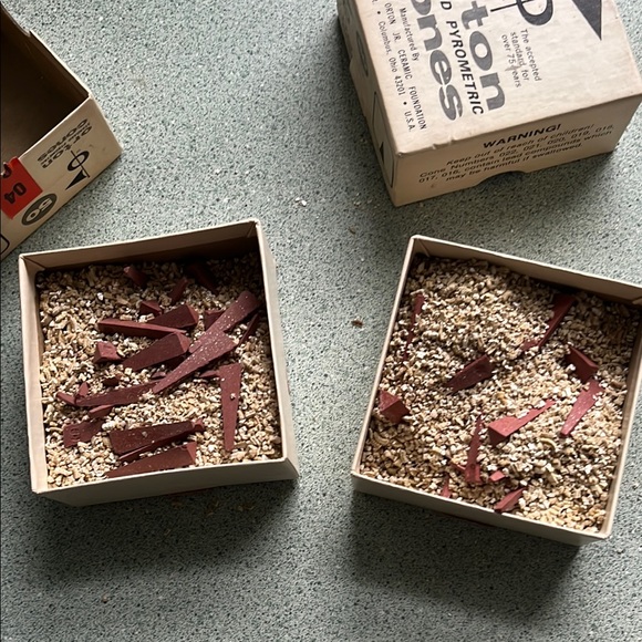 Orton Standard Pyrometric Cones 04 and 05 - Picture 3 of 3